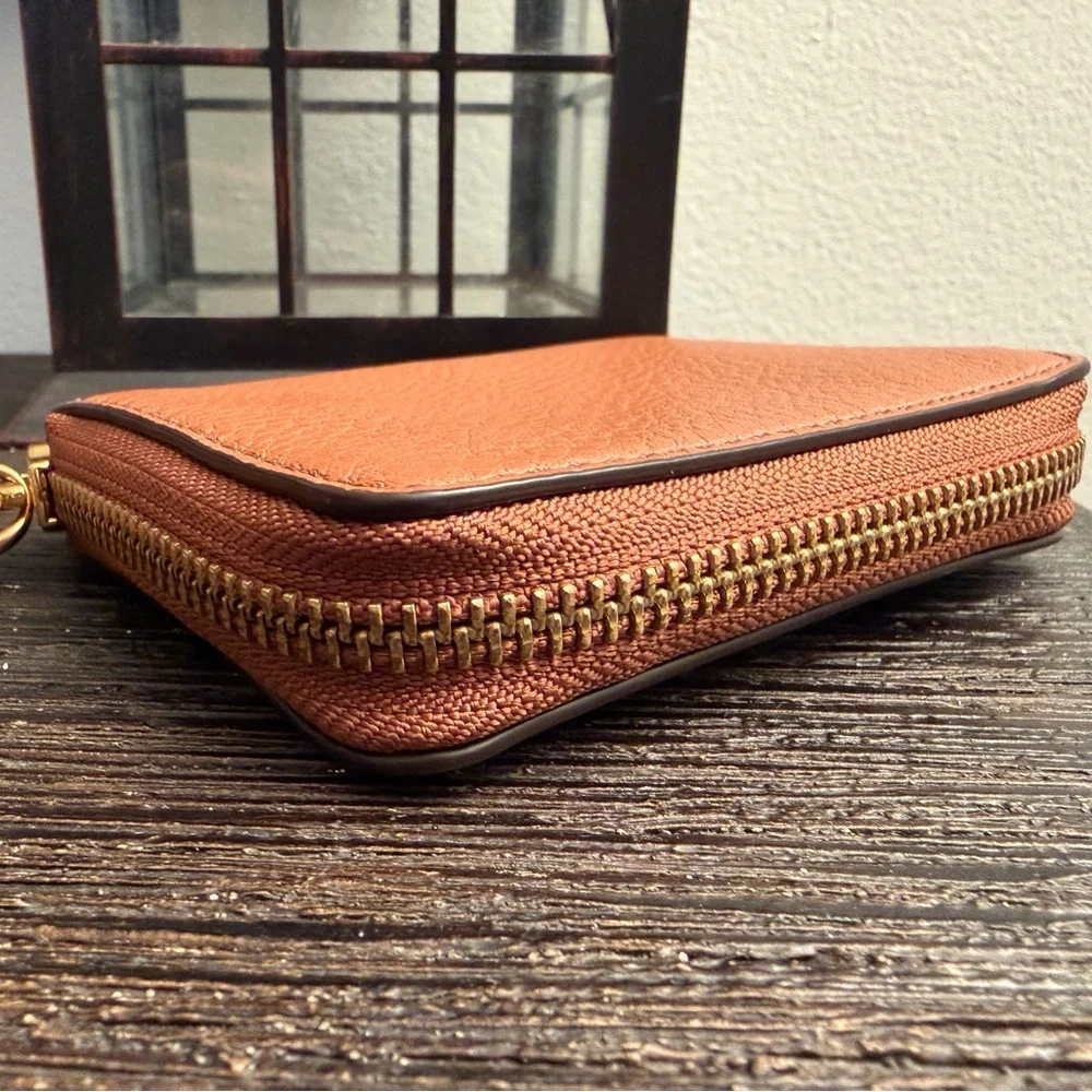 MARC JACOBS tan WOMEN'S MINI EMPIRE CITY COMPACT LEATHER WALLET